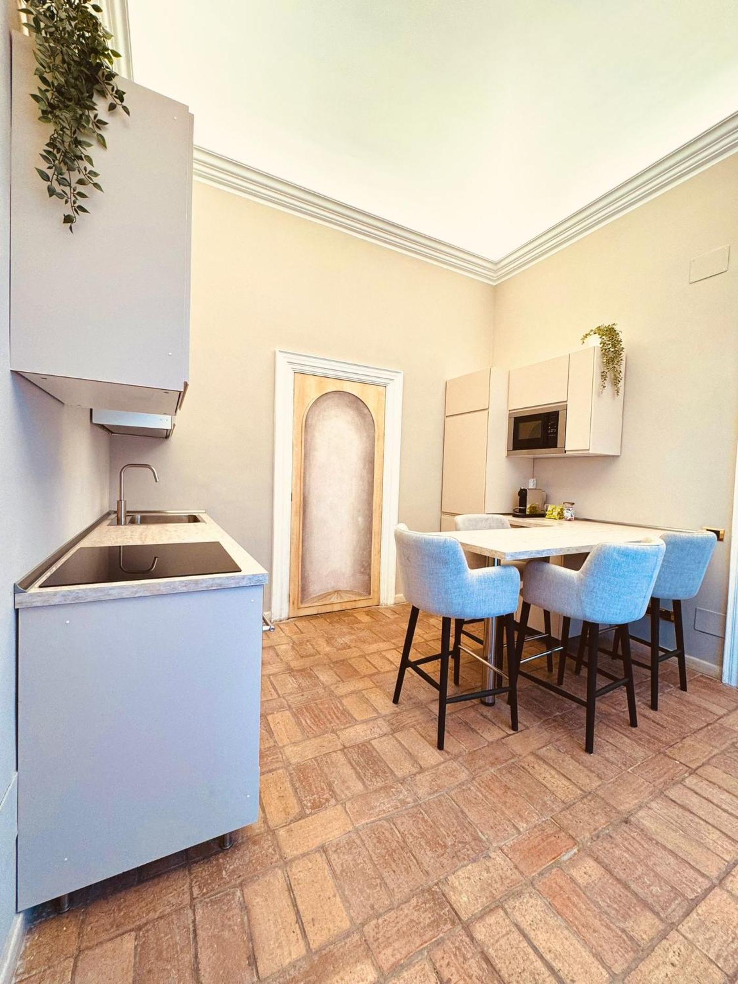 Lux Apartment Cavour Рим Екстериор снимка